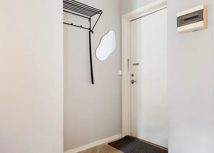 3ff - Newly Renovated In The Middle Of The Centre *